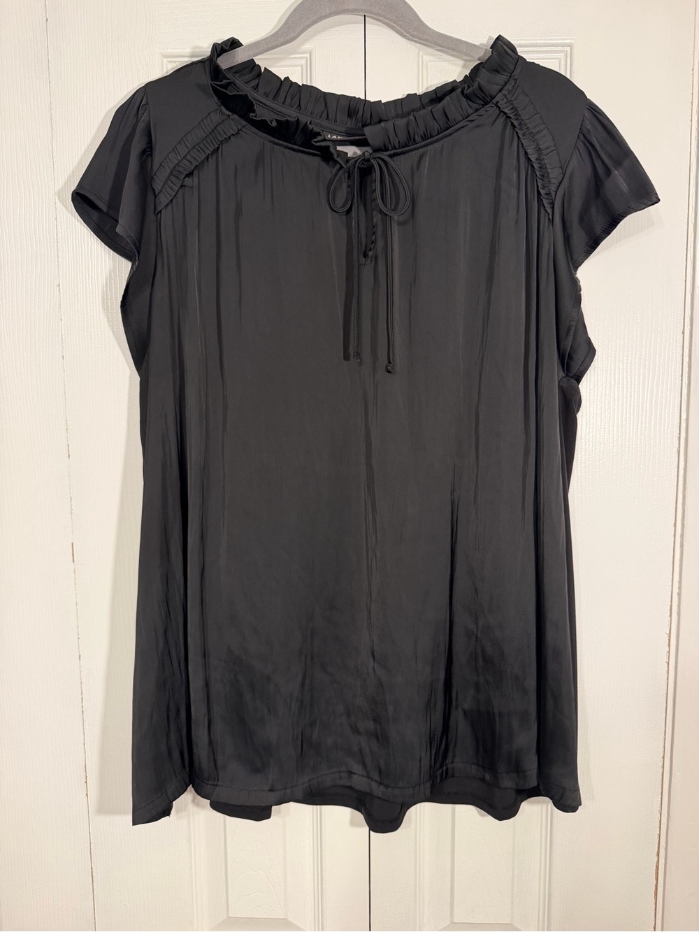 Lane Bryant Ruffle Tie Neck Flutter Sleeve Blouse 18/20 Black